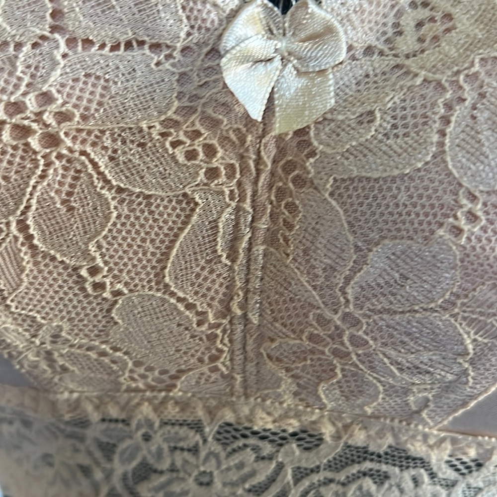 Brand new with no tags Rhonda Shear lace trimmed bras. Size small - Picture 3 of 12